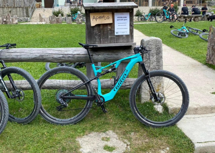 A KÖNNYEDSÉG LUXUSA WILIER MÓDRA – WILIER URTA HYBRID TESZT