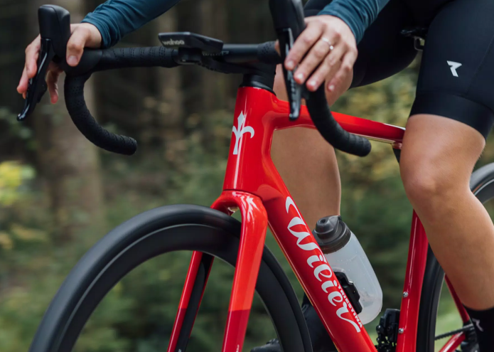 ALL AROUND ZÁSZLÓSHAJÓK PENGEVÁLTÁSA – WILIER GRANTURISMO SLR-PINARELLO DOGMA X ÖSSZEHASONLÍTÓ TESZT