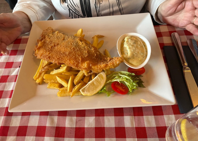 GÓL VENDÉGLŐ – TÓPART, KOCKÁS ABROSZ, HÁZIAS ÍZEK