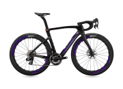 PINARELLO ÉS TISSOT: EGY MŰALKOTÁS  -  A PONTOSSÁG KÉT MÓDON VALÓ KIFEJEZŐDÉSE