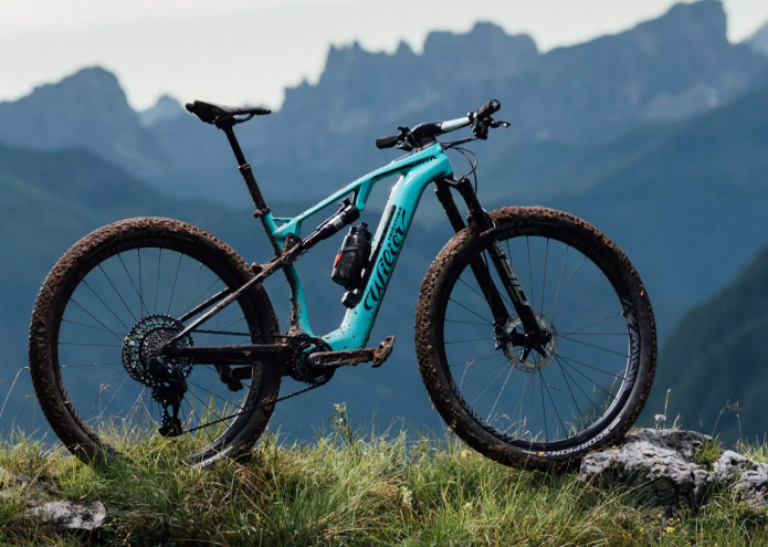 A VILÁG LEGKÖNNYEBB ELEKTROMOS MTB-JE – WILIER URTA HYBRID MODELLBEMUTATÓ