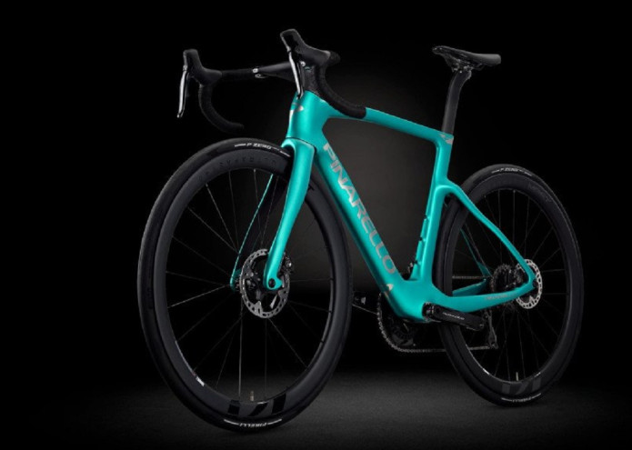 ÚJ FOTÓ A PÁRNÁD ALATT – PINARELLO F-SZÉRIA MODELLBEMUTATÓ